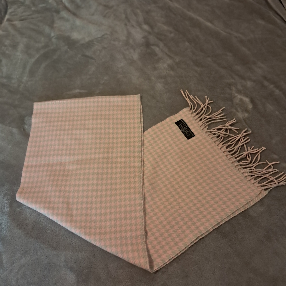 Scarf 100% Cashmere luxury soft hand tailored made in Germany. Fall winter